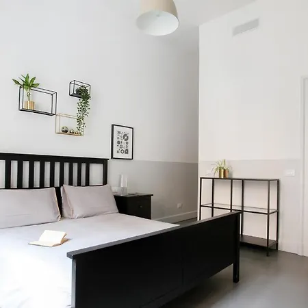 Plum Guide - Epilogues Milano